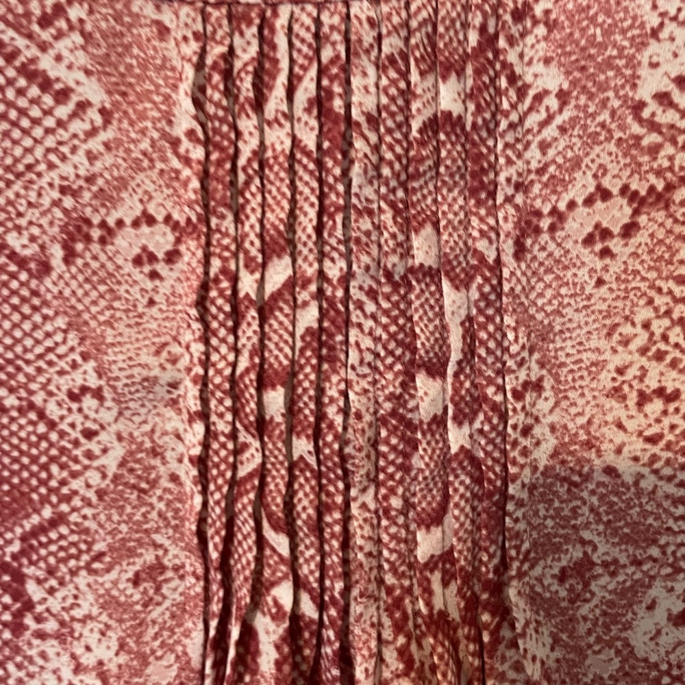 Chelsea & Theodore Red Snake Print Sleeveless Blouse - Picture 5 of 8